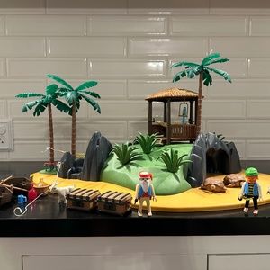 Vintage Playmobil Turtle Cove Treasure Island 3799 with Pirate Raft w/Sail 3793